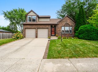 12031 Colbarn Dr, Fishers, IN 46038