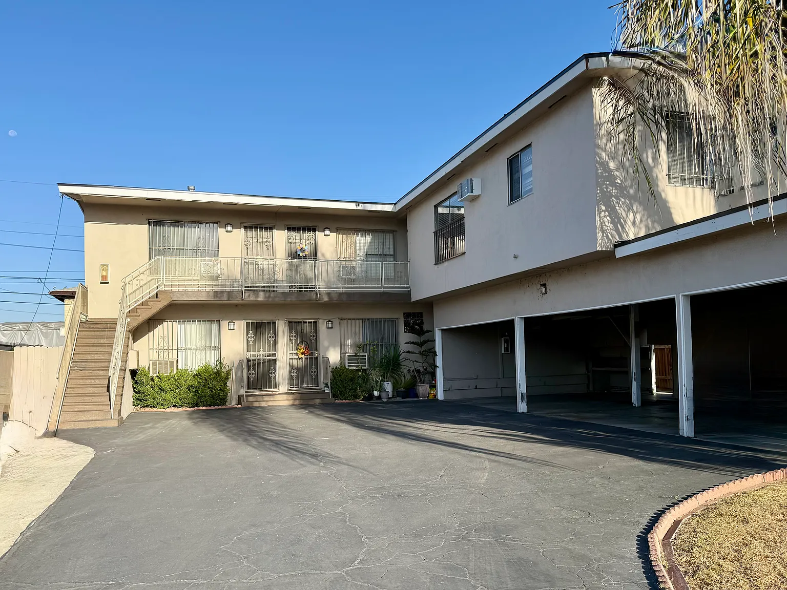 2 bed, 850 sqft, $2,150 — Photo 1