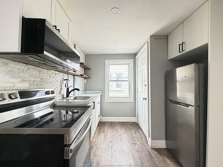 1376 Goyeau St #UPPER — Photo 6