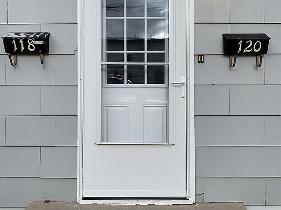 Main entrance breezeway