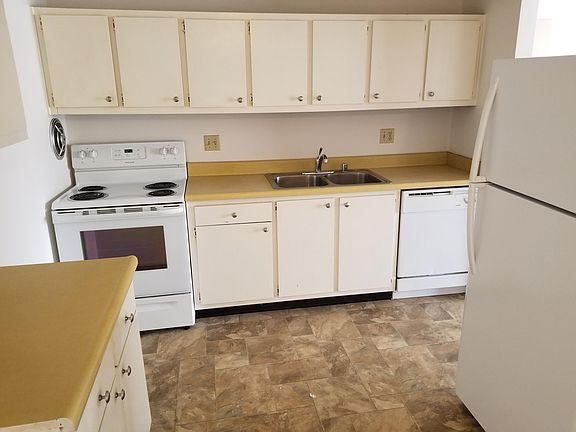 2nd image of 225 Williamsburg Dr APT 3