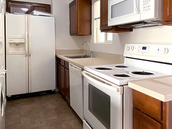 4th image of 4954 Larkspur St