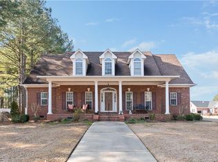 6812 Munford Dr, Fayetteville, NC 28306