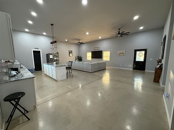 4th image of 5241 S 40th St E