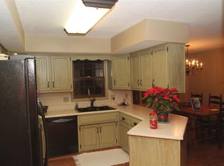 8215 Sagimore Ct, Fort Wayne, IN 46835