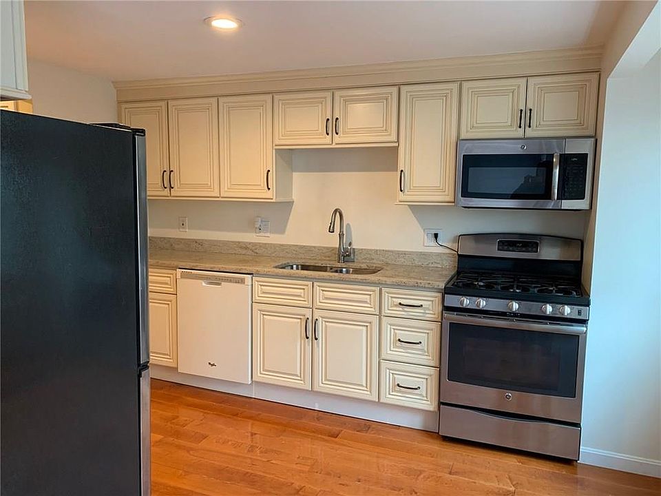1st image of 503 Pinewood Dr