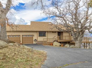 27080 Oakflat Dr, Tehachapi, CA 93561