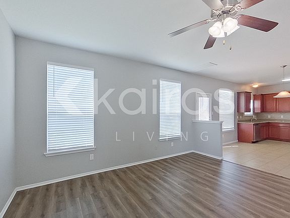 5th image of 2505 Black Orchid Dr