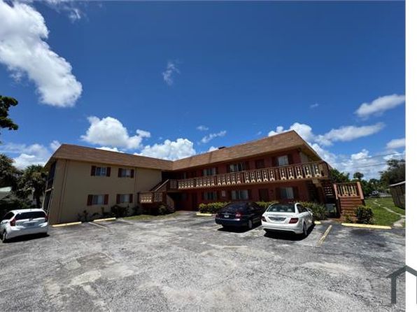 933 W Jasmine Dr APT 4B