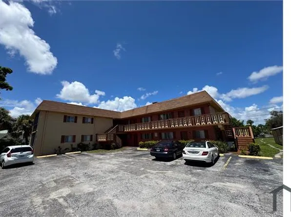 933 W Jasmine Dr, West Palm Beach, FL