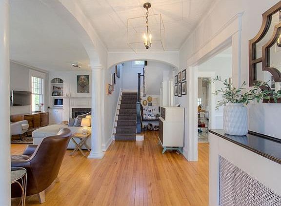 5th image of 13 Lexington Rd