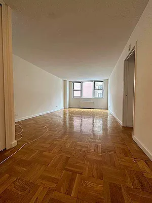 Rented by Bond New York | media 7