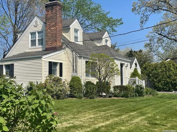 24 Linhurst, Rockville Centre, NY 11570