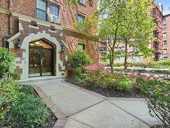 2nd image of 68-44 Burns St #B2