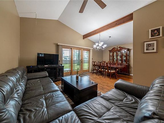 3rd image of 33068 Electric Blvd