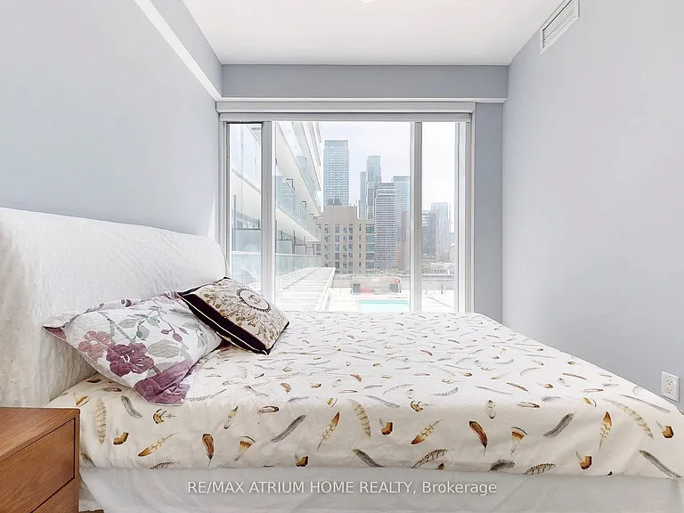 1 Gloucester St #715 — Photo 29