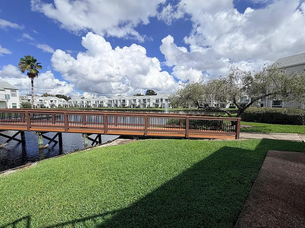 2 bed, 2.0 bath, 930 sqft, $1,500 — Photo 1