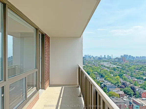 666 Spadina Ave, Toronto, ON