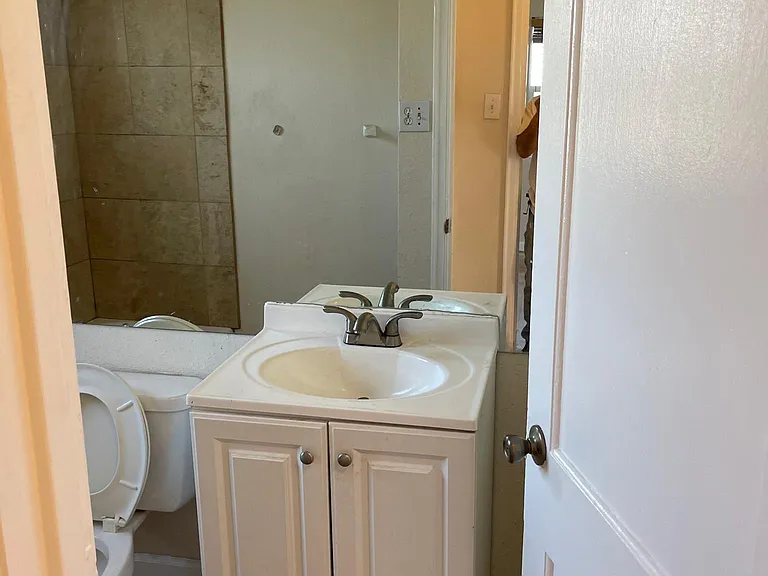 2236 Ingalls St — Photo 13