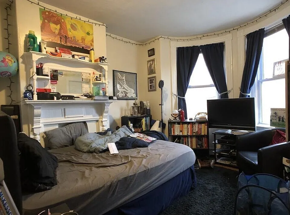 3 bed, 9999 sqft, $3,000 — Photo 4