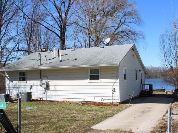 6860 Lakeview Dr, Bellevue, MI 49021