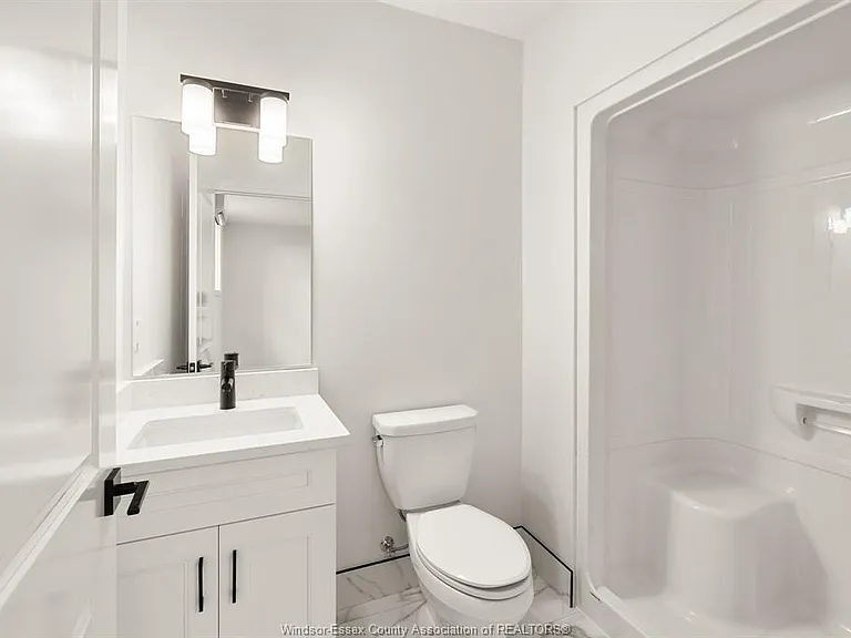 154 McLellan Ave #B — Photo 14