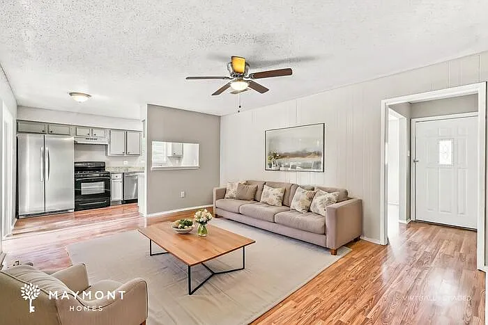3 bed, 2.0 bath, 1429 sqft, $1,545 — Photo 4