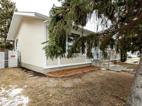 14611 115th St NW, Edmonton, AB T5X 1H7