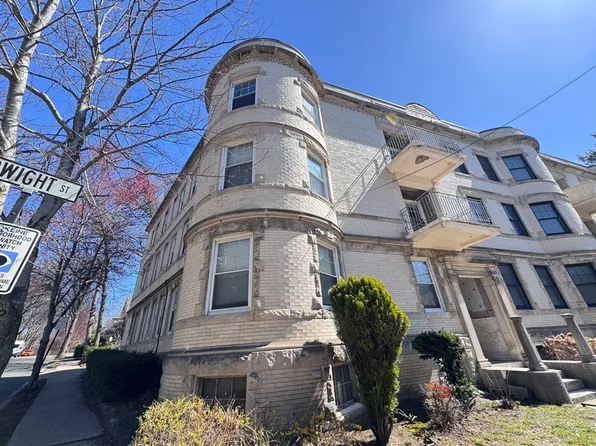 45 Dwight St, Brookline, MA 02446