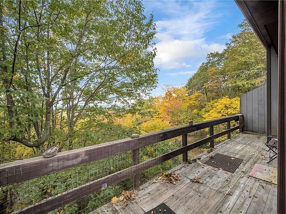 5th image of 262 Overlook Way