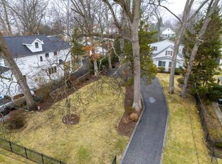 87 Driscoll Ave, Rockville Centre, NY 11570