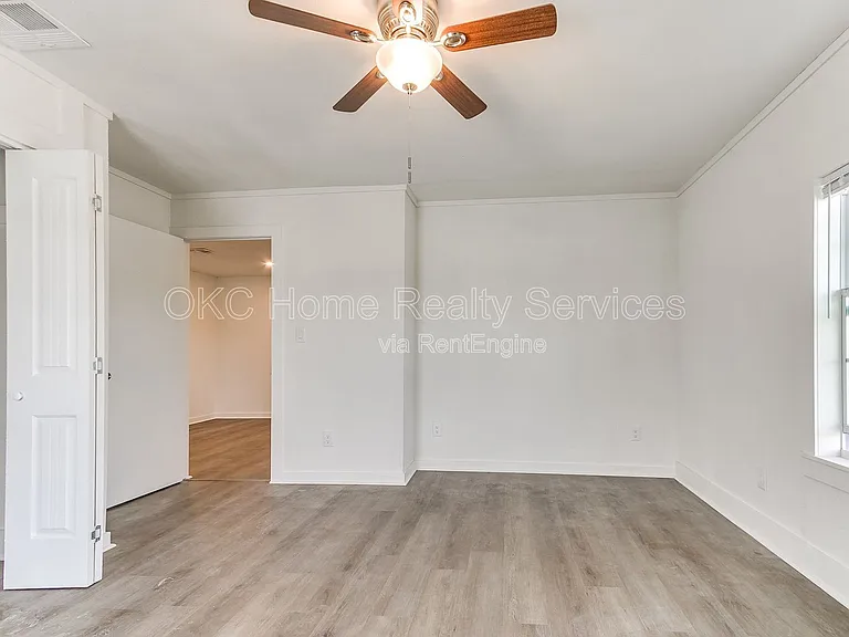 1812 W Noble Ave — Photo 7