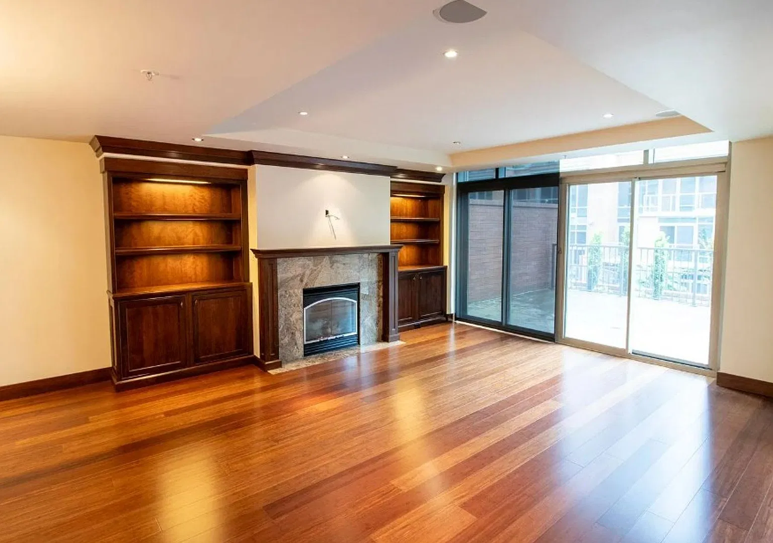 3Bd/2.5Ba Bellevue Townhome — Photo 2