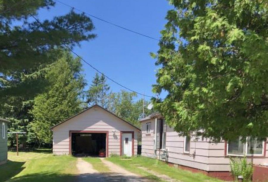 2nd image of 8913 2315th St