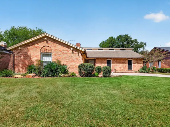 5906 Par Four Dr, Houston, TX 77088