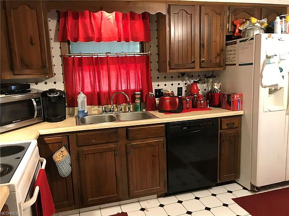 5th image of 128 Aspen Dr
