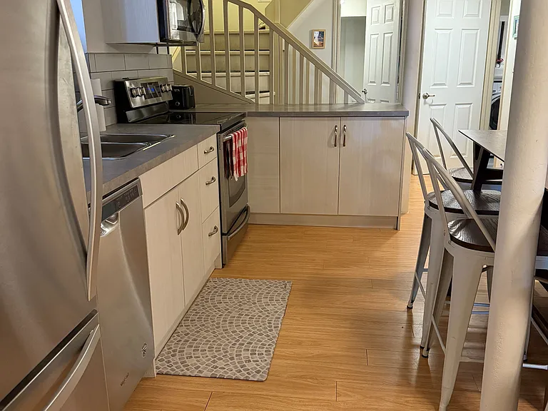 2 Coates Ave #LOWER — Photo 12