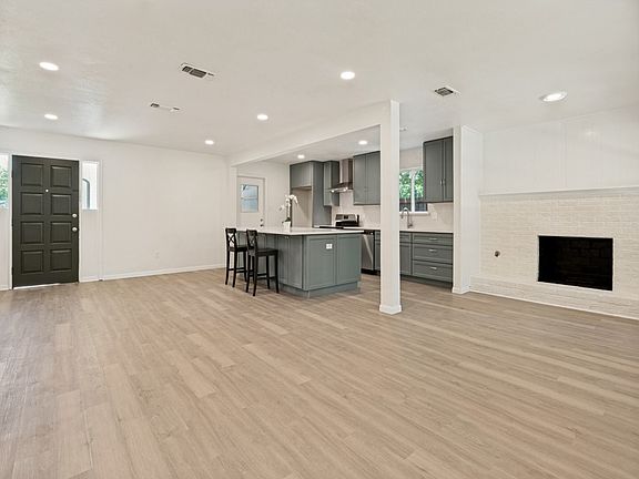 4th image of 2600 Olympia Ct