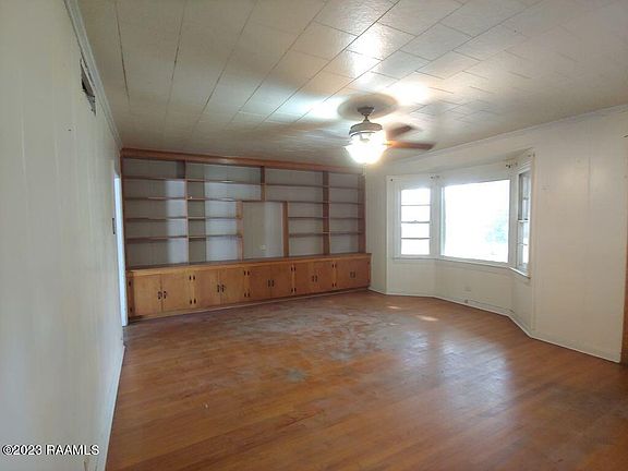 2nd image of 611 Maumus St