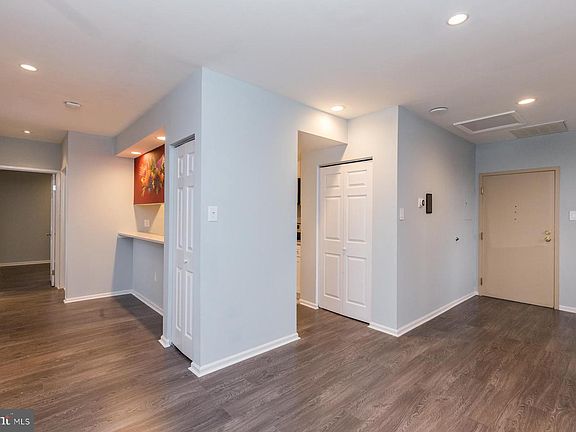 4th image of 1601 Spring Garden St #0