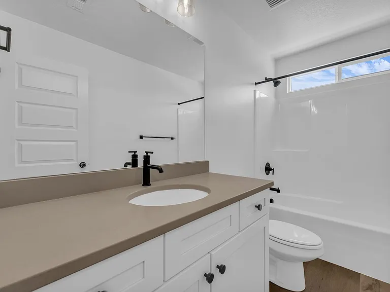 1290 N 3960 W — Photo 18