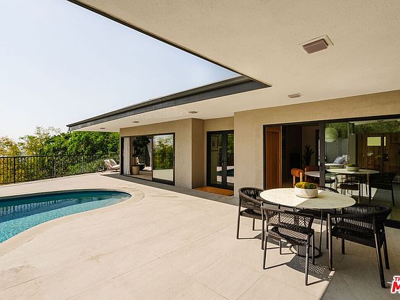 3rd image of 640 Bohlig Rd