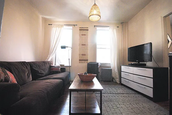 Rented by KYLM, LLC | media 8