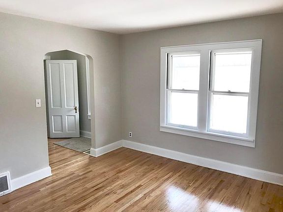 Living Room/Front foyer