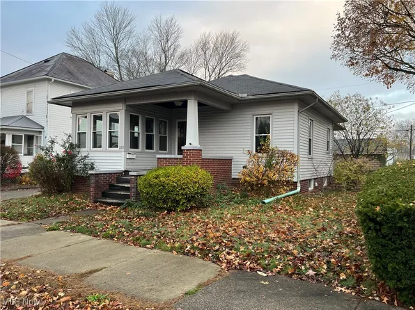 720 2nd St NW, New Philadelphia, OH 44663