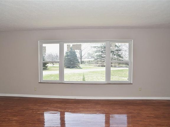 5th image of 5525 Woodside Dr