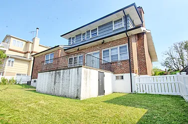 105 Marshall Avenue, #1