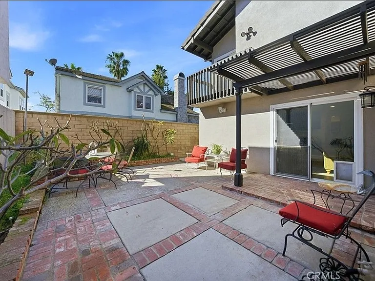 100 Electric Ave — Photo 22