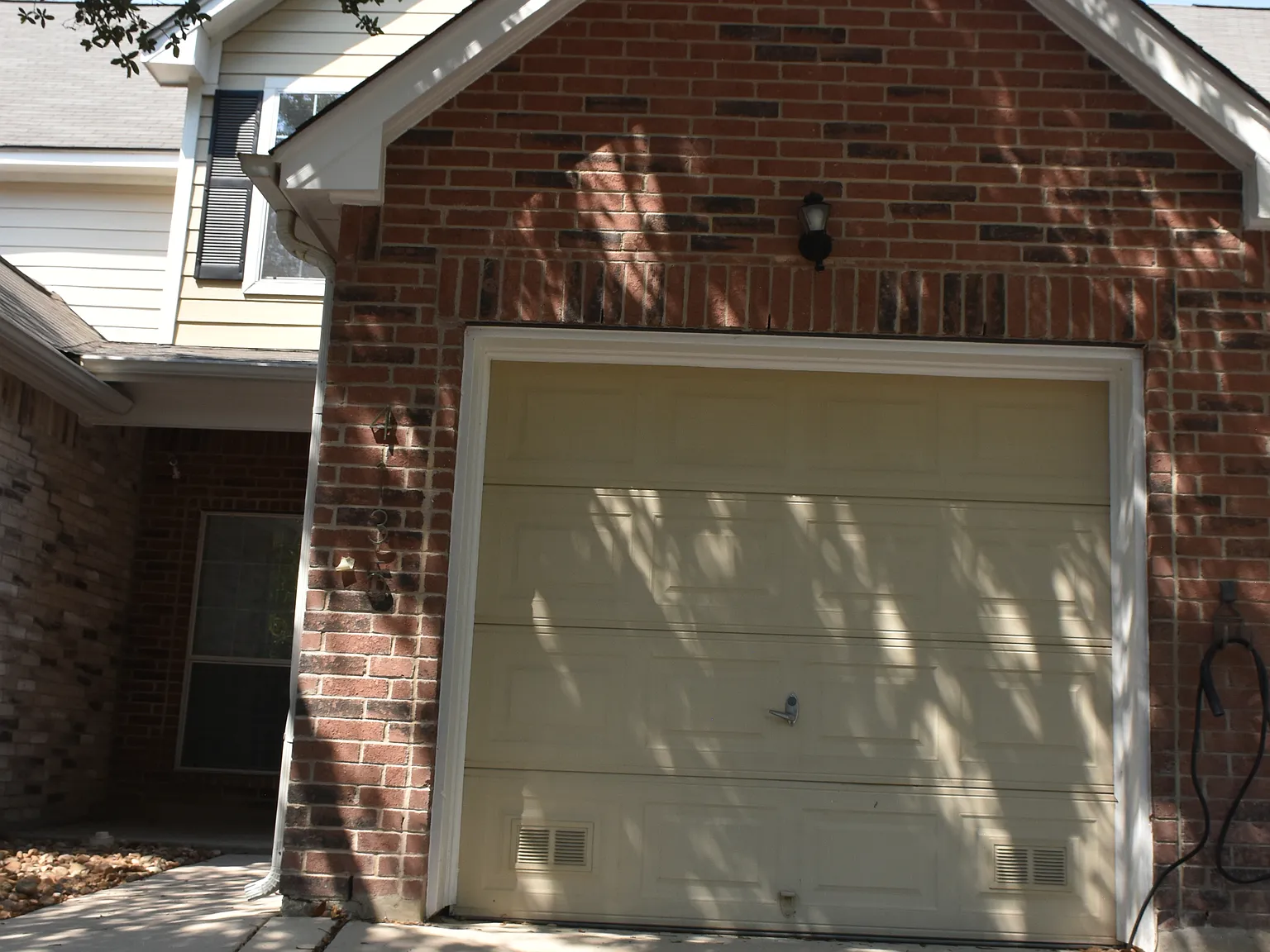 3 bed, 2.5 bath, 1424 sqft, $1,800 — Photo 2