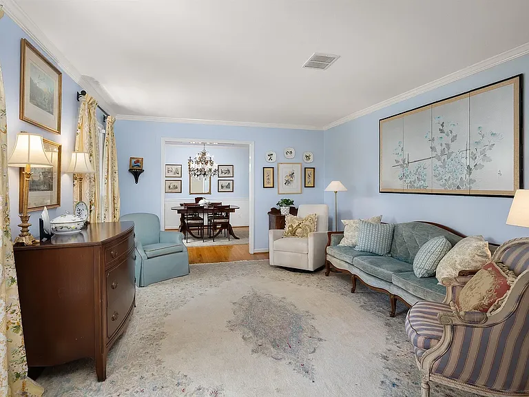 636 Bienville Ln — Photo 2